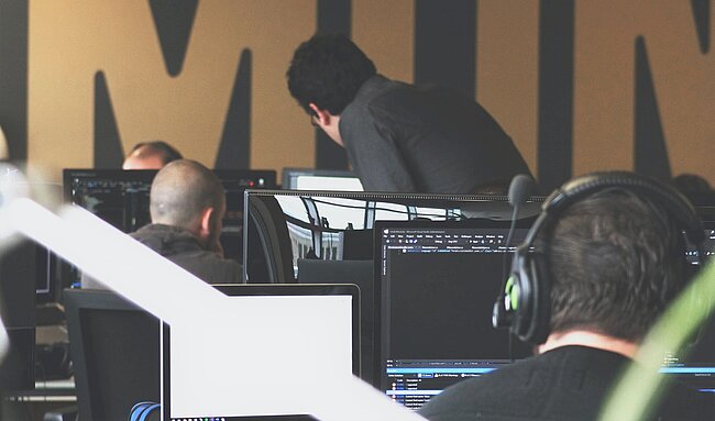 DevOps für eine agile Softwareentwicklung um Software zu testen und freizugeben für ein optimales Ergebnis DevOps für eine agile Softwareentwicklung um Software zu testen und freizugeben für ein optimales Ergebnis
