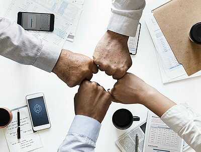 Backup und Disaster Recovery in der Cloud. Komfortable Back-Up Lösungen garantieren eine einfache, inkrementelle Sicherung und bedarfsgerechtes Restoring Backup und Disaster Recovery in der Cloud. Komfortable Back-Up Lösungen garantieren eine einfache, inkrementelle Sicherung und bedarfsgerechtes Restoring